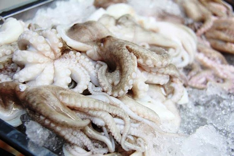 bạch tuộc xào sả ớt