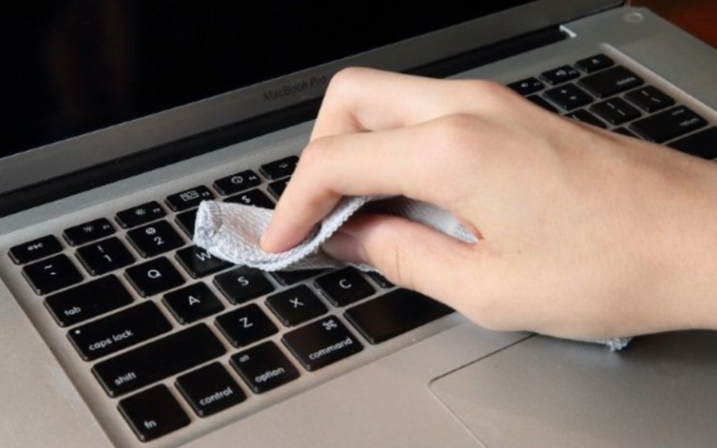 Bàn phím MacBook bị kẹt - hình 4