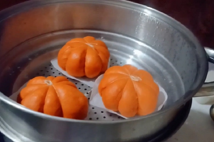 Bánh bao gấc (Hình 4)
