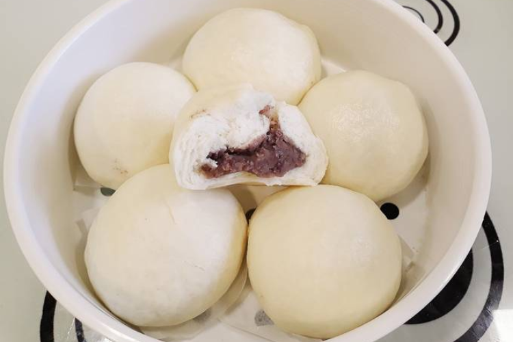 Bánh bao nhân đậu đen hình 6