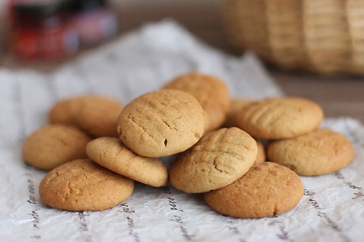 Bánh bích quy gắn liền với tuổi thơ có nguồn gốc như thế nào? Công thức làm đơn giản