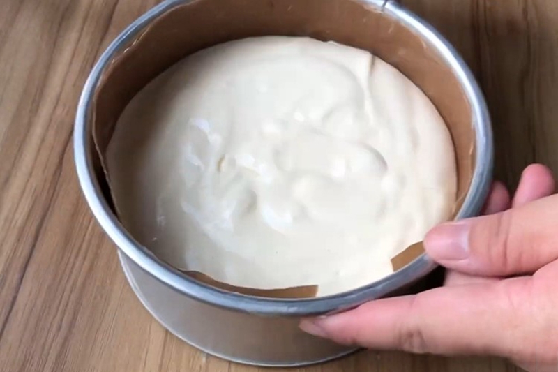 Cách làm bánh bông lan nho khô (hình 10)