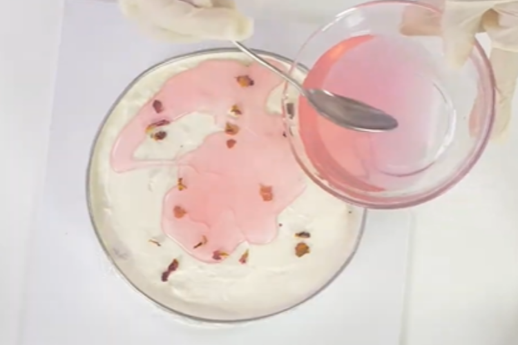 bánh crepe trái vải hoa hồng 6