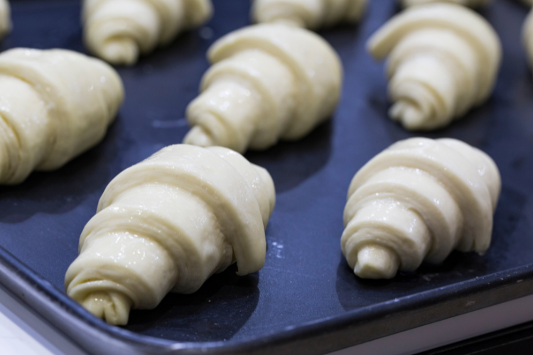 Bánh croissant trứng muối hình 6