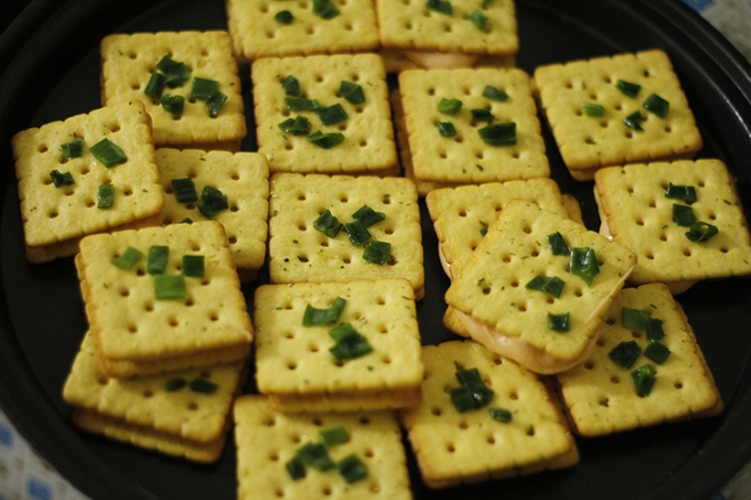 Bánh hành phô mai kéo sợi (hình 7)