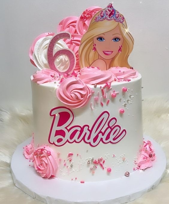 Bánh kem búp bê hình 6