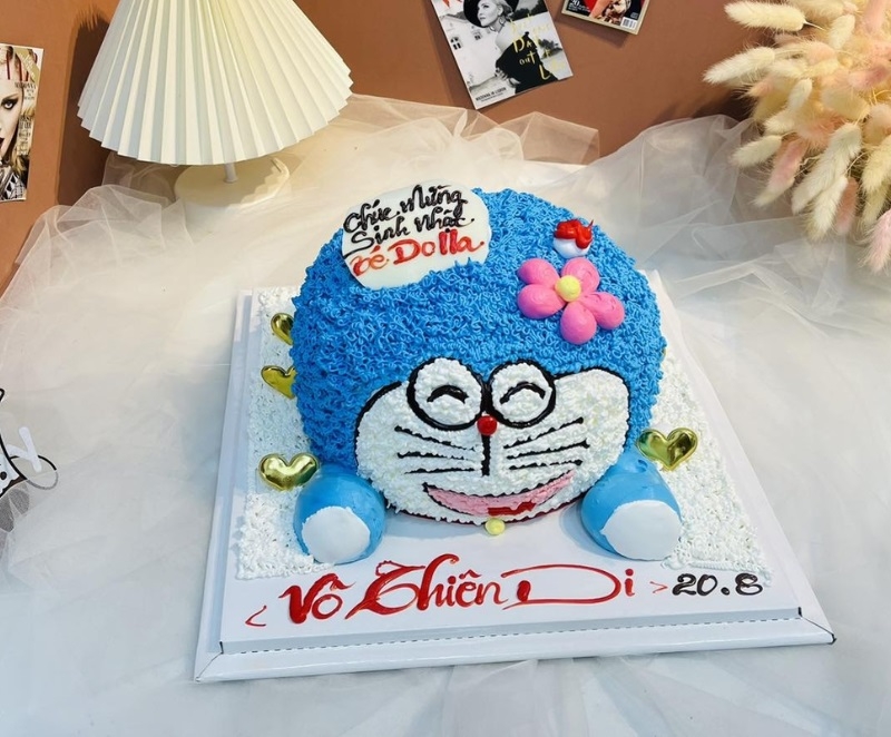 bánh kem doremon 24