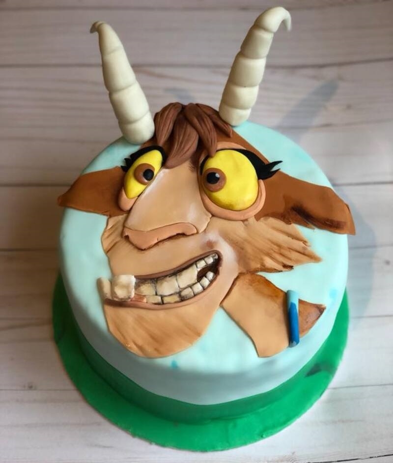 Bánh kem hình con dê ảnh 27