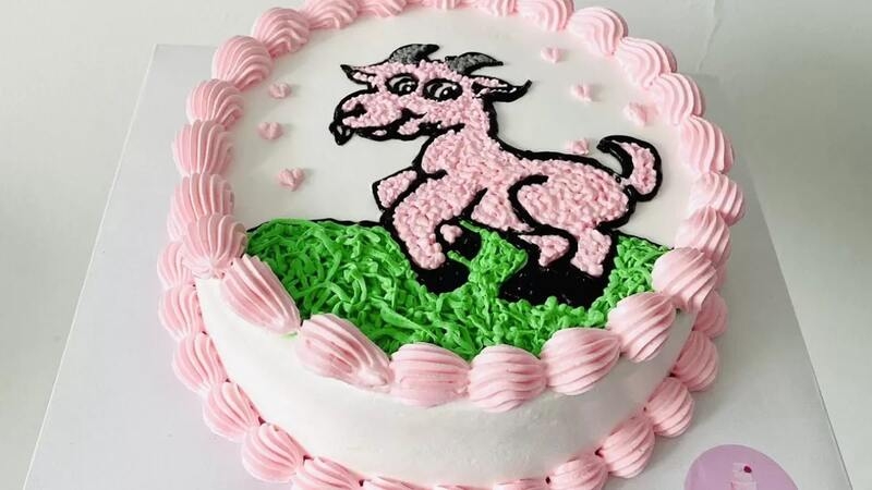 Bánh kem hình con dê ảnh 4