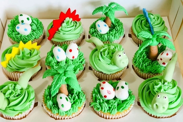 Bánh kem khủng long đơn giản, ngộ nghĩnh 4