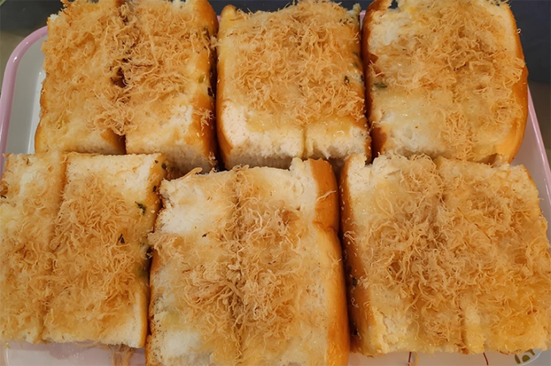Bánh mì bơ ruốc bao nhiêu calo? (hình 6)