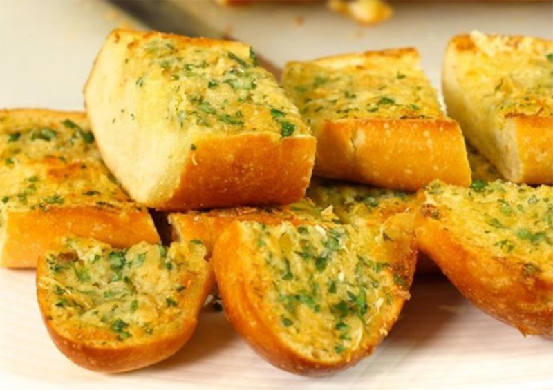Bánh mì bơ tỏi bao nhiêu calo? (hình 2)