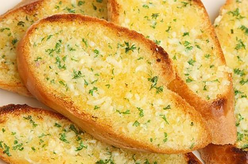 Bánh mì bơ tỏi bao nhiêu calo? (hình 6)