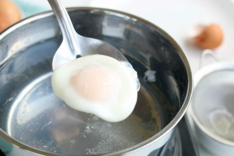 bánh mì đen sốt bơ trứng hình 5