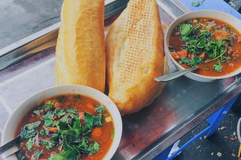 banh mi sot vang dinh ngang