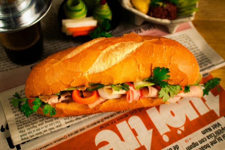 bánh mì kẹp thịt hình 2