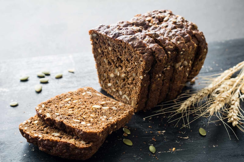Bánh mì nguyên cám bao nhiêu calo ảnh 2