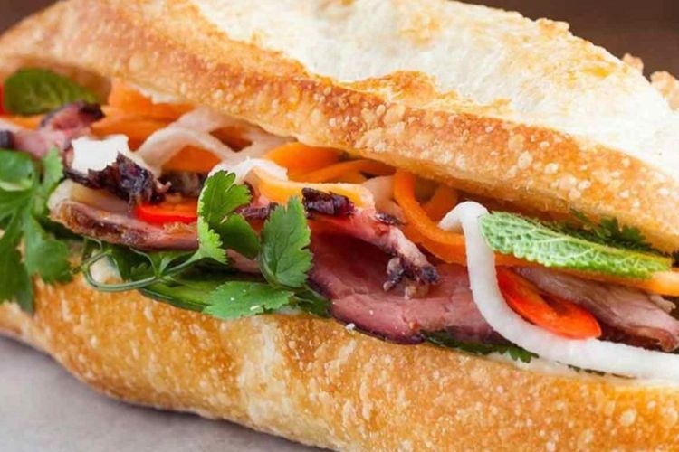 Hướng dẫn cách làm bánh mì thịt chả ngon không kém ngoài hàng, đảm bảo ai cũng khen