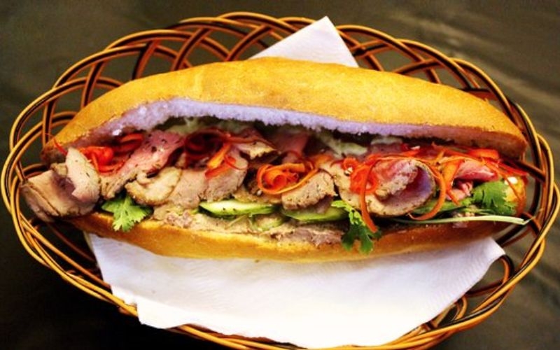 Vì sao bánh mì xá xíu lại được yêu thích?