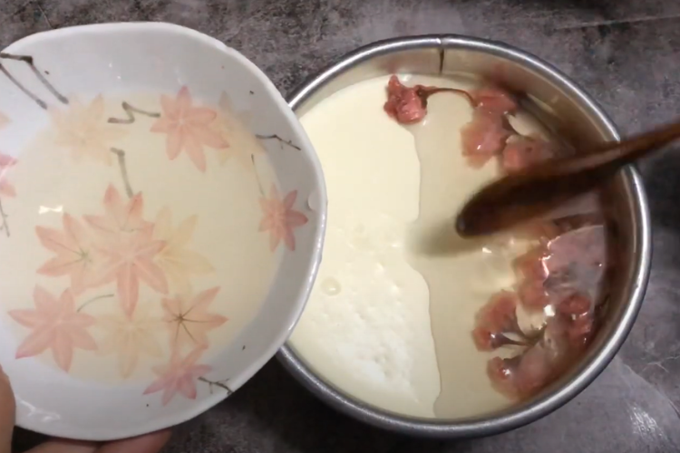 Bánh mousse sữa chua dâu tằm hình 6