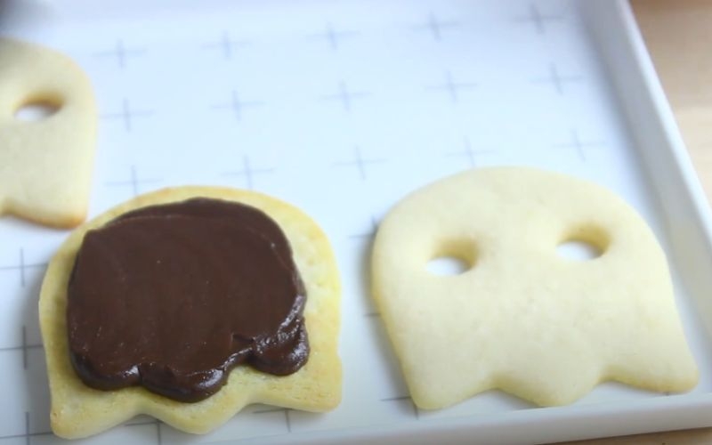 Hoàn thiện bánh quy bóng ma