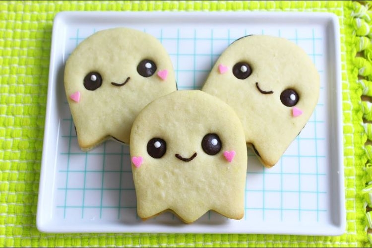 Hướng dẫn làm bánh quy bóng ma siêu dễ thương chiêu đãi gia đình, bạn bè ngày Halloween