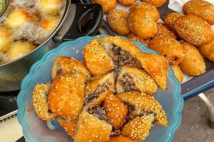 Khám phá bánh rán mặn Hà Nội: Giòn rụm bên ngoài, đậm đà bên trong ngon khó quên