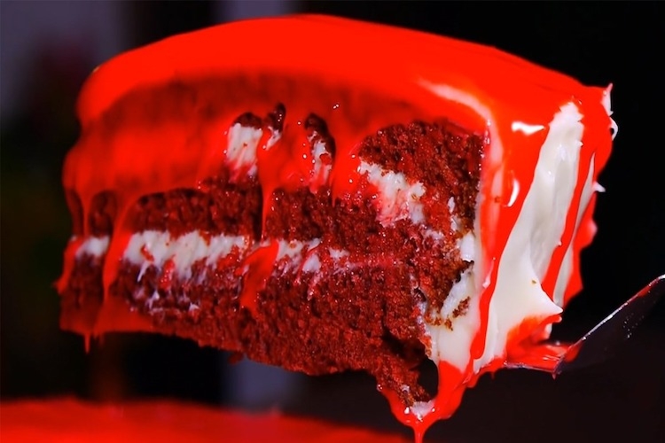 Bánh red velvet chết chóc – Món tráng miệng kinh dị đầy cuốn hút cho mùa Halloween