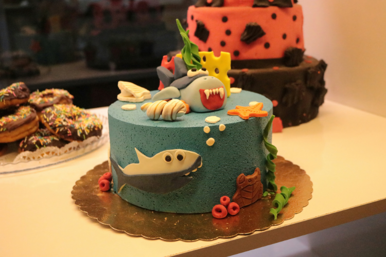 Bánh sinh nhật hiện đại hình 6