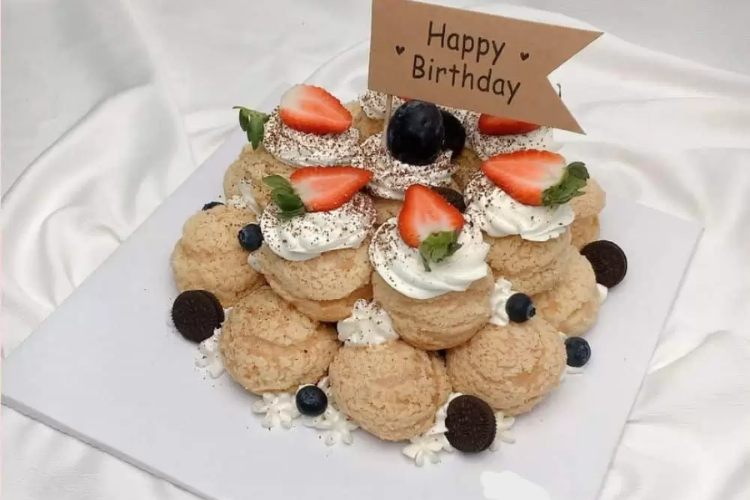 bánh su kem sinh nhật hình 4