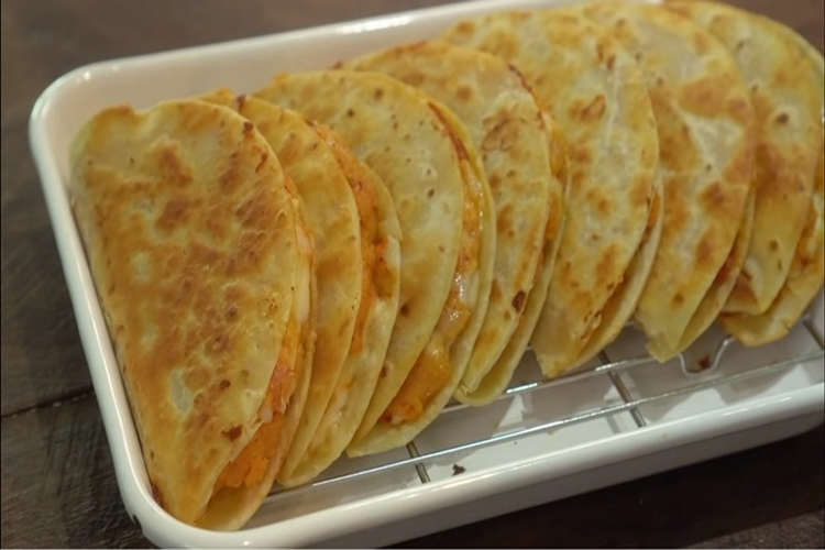 bánh tacos khoai tây phô mai hình 9