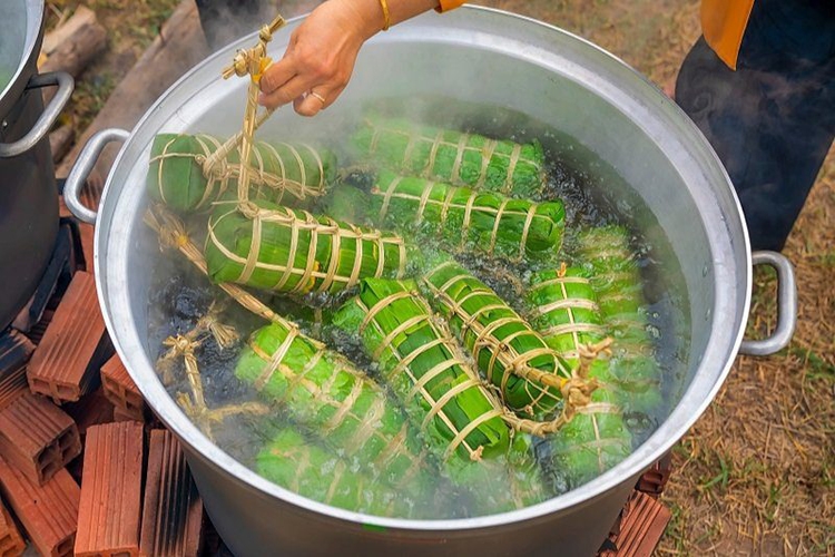 bánh tét trứng muối đậu phộng thịt khìa hình 2