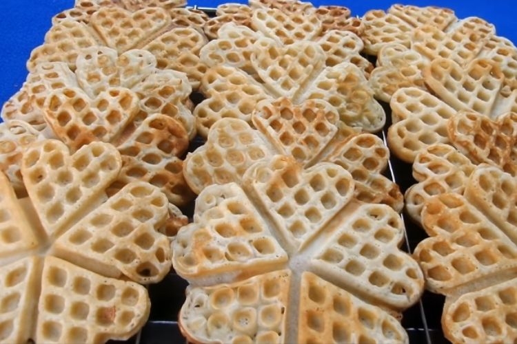 Bánh tổ ong là bánh gì? Hướng dẫn chi tiết cách làm bánh tổ ong ngon khó cưỡng ngay tại nhà