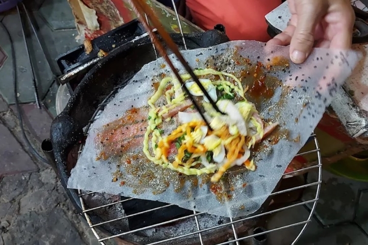 Khám phá bánh tráng mắm ruốc Phan Thiết – Đặc sản nức tiếng phố biển, ăn một lần là nhớ mãi