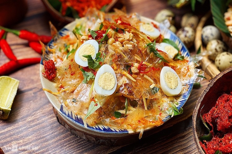 Bánh tráng trộn bao nhiêu calo? Giải mã món ăn vặt “gây nghiện” và bí quyết ăn không lo tăng cân