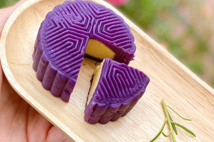 Trổ tài làm bánh trung thu dẻo khoai lang tím thơm ngon với công thức chuẩn, dễ thực hiện