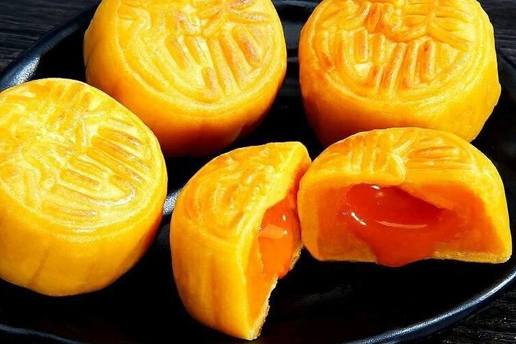 Bật mí cách làm bánh trung thu nhân kim sa tan chảy, vị béo bùi, thơm phức, ngon bất bại