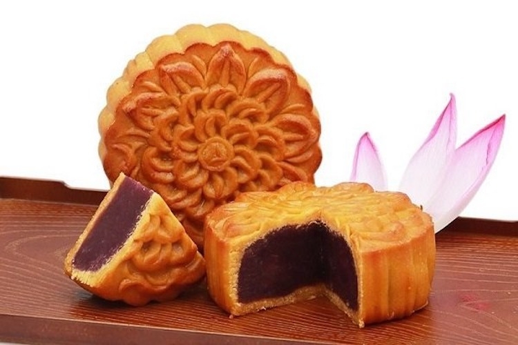 Bánh trung thu nướng nhân khoai lang tím ngọt ngào, hương vị đậm đà ngày đoàn viên