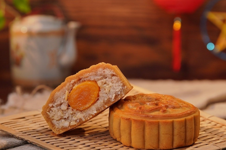 Bí quyết làm bánh trung thu nướng nhân sữa dừa thơm ngon, vỏ mềm mịn, đơn giản ngay tại nhà