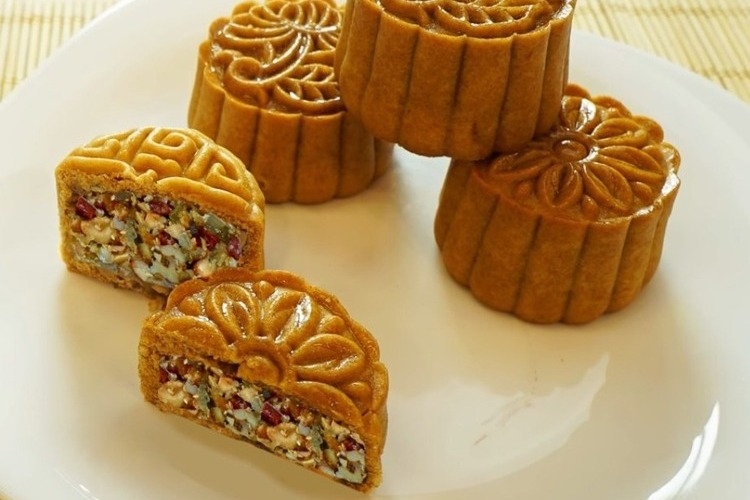 Cách làm bánh trung thu nướng nhân thập cẩm chay lành mạnh, thơm ngon, đẹp mắt tại nhà