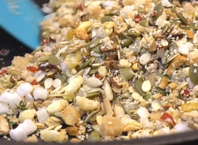 Bánh trung thu nướng nhân thập cẩm chay 3