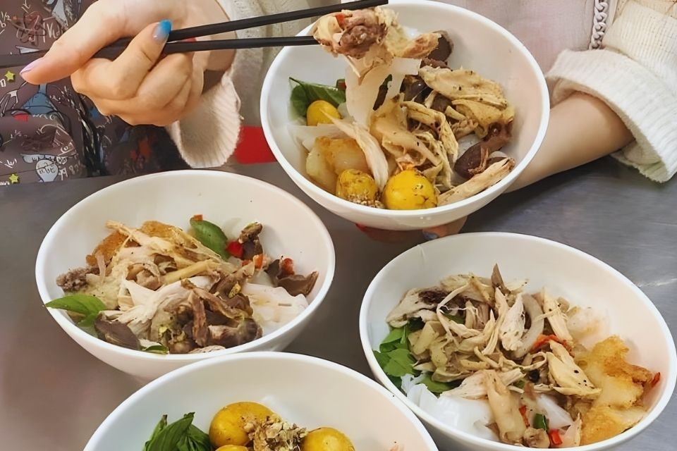 Trải nghiệm hương vị bánh ướt lòng gà Đà Lạt nổi tiếng, đặc sản nhất định phải thử