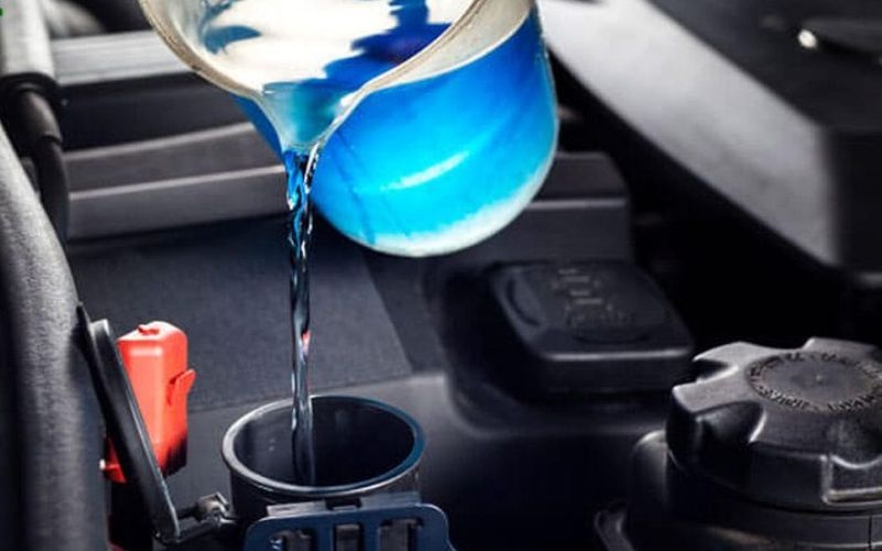 Thay nước làm mát máy phát điện