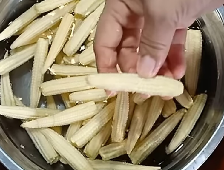 bắp non xào hành chay với đậu hũ (hình 4)