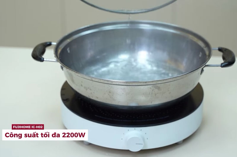 Fujihome IC-H02 với công suất mạnh mẽ đến 2200W