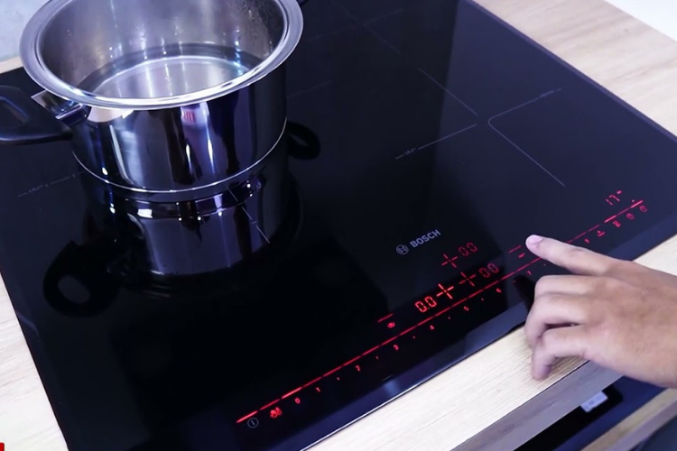 bếp từ bosch báo lỗi u1 3