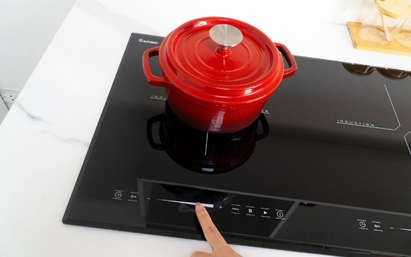 Có nên mua bếp từ Rapido không