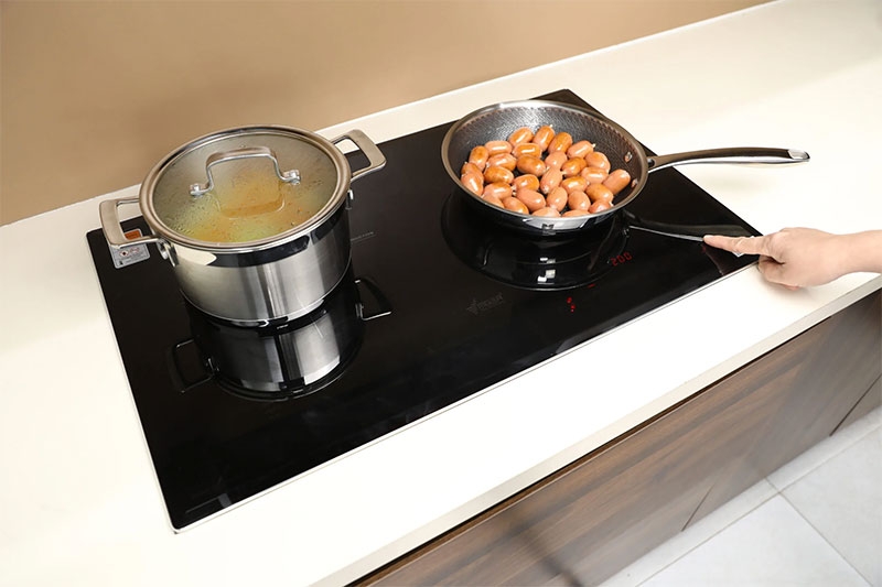 Bếp từ tự giảm nhiệt h&igrave;nh 3