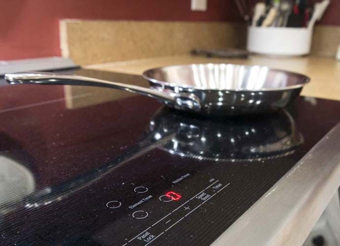 Bếp từ tự ngắt khi cạn nước 4
