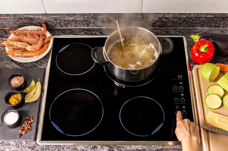 Bếp từ tự ngắt khi cạn nước 5